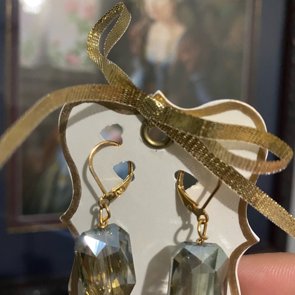 Emerald Shape Glass Pierced Earrings - Picture 2 of 3